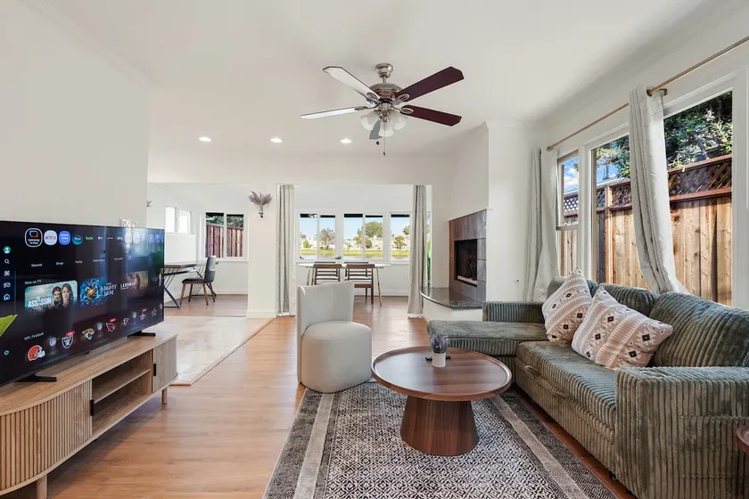 Lakefront 2BR Lavender Home with Patio and Water Views - Image 1