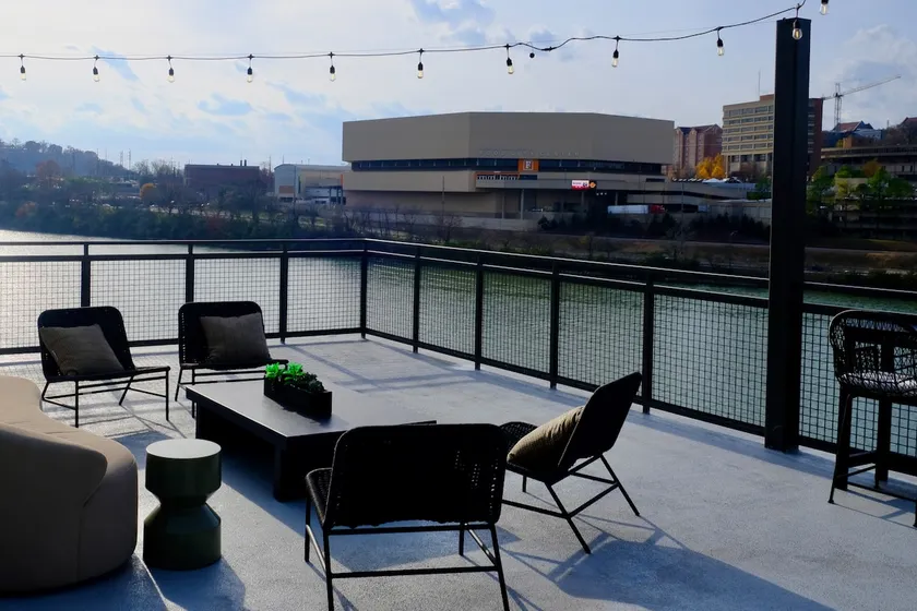 Ultimate Knoxville Riverfront Stay~Convenient - Image 1