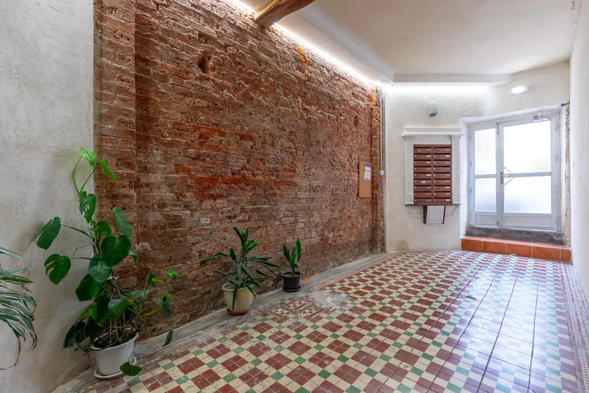 Perfect for groups and families, suitable for six in Bilbao - Image 1
