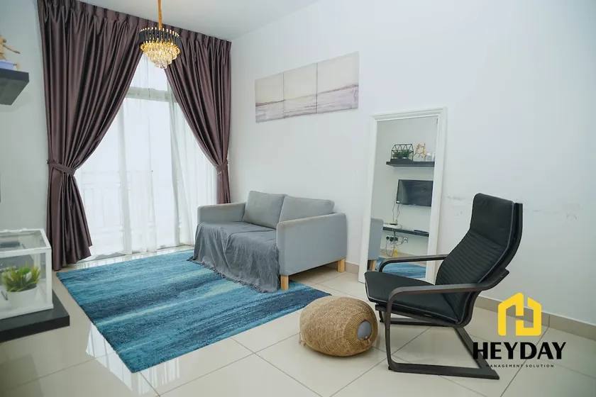 E Life SKS Habitat With WiFi Netflix - Image 1