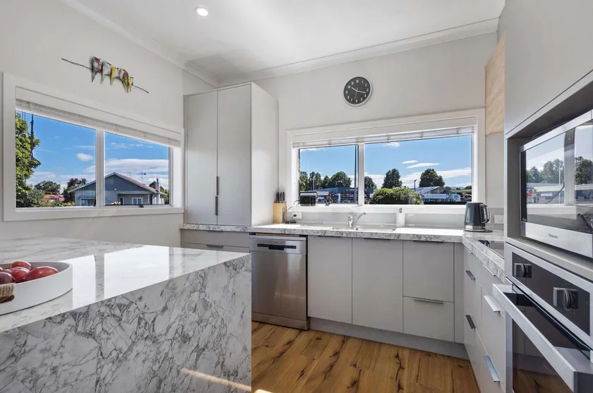 In CBD! 3bed! LOTR Cinema Experience! All Perks! - Image 1