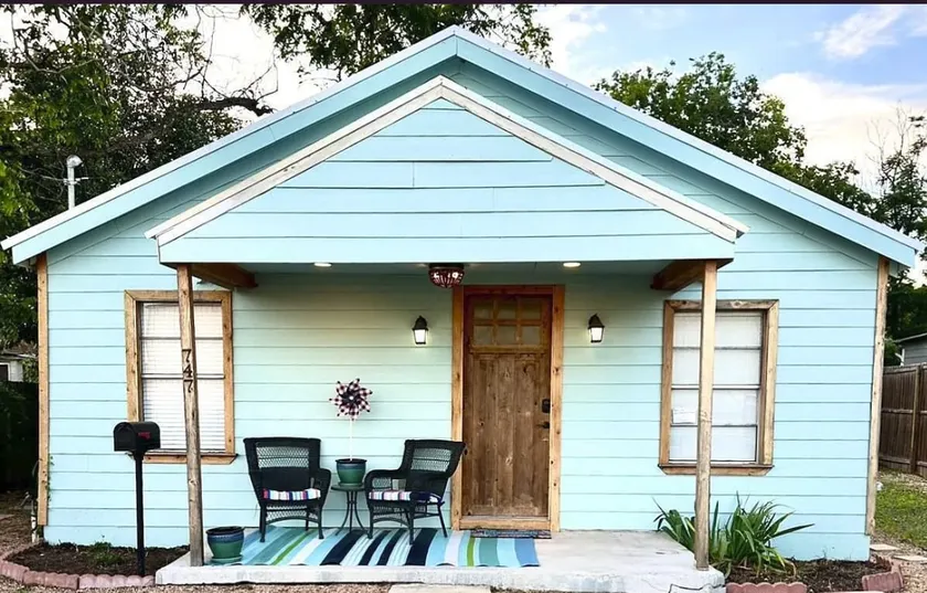 The 747 Oasis • Modern Comfort in New Braunfels - Image 1