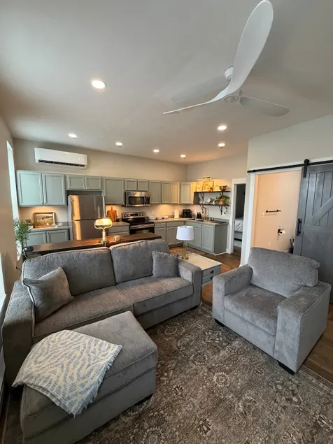 The Rose Carriage Inn, Suite 3 - Image 1