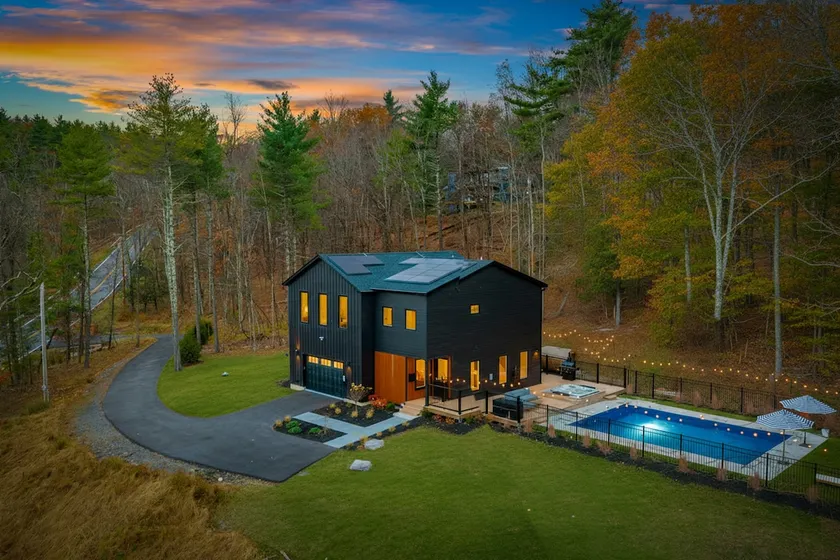 Woodstock Ridge | Hot Tub, Pool & Fire Pit - Image 1