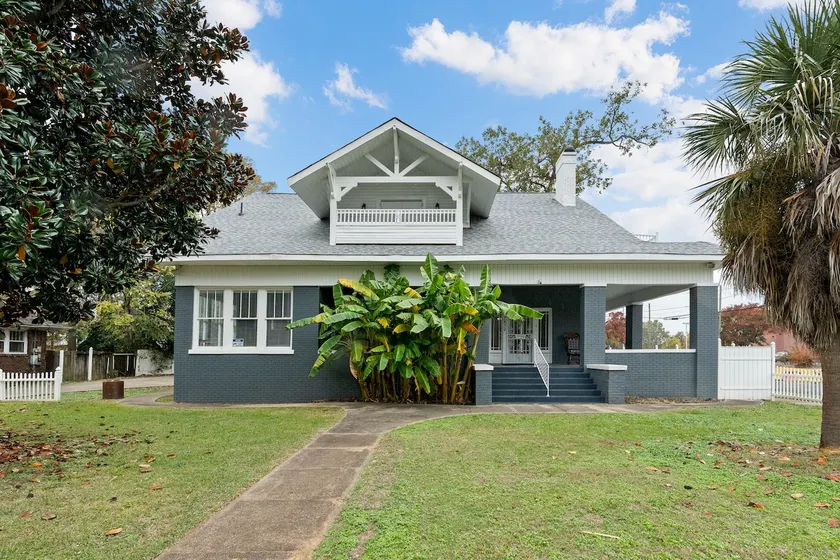 Spacious Homey Stay with Games, Gym, Near Downtown - Image 1