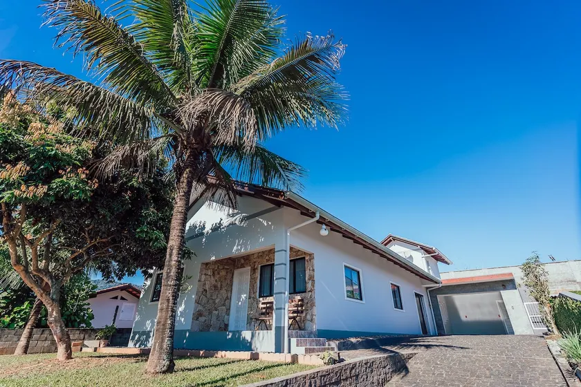 Large House near Downtown - Image 1