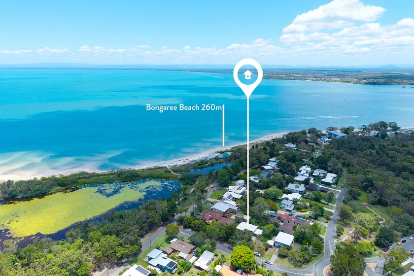 Breezy Coastal Retreat - Walk to Waterfront - Image 1