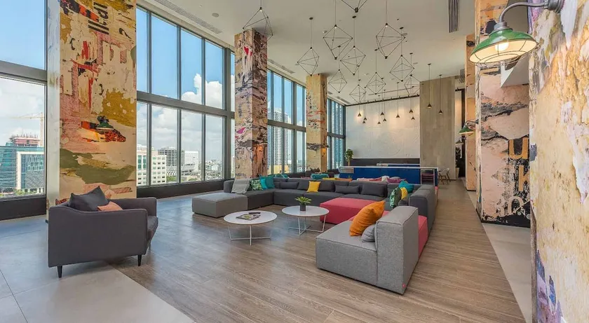 Downtown Luxe Studio - Image 1