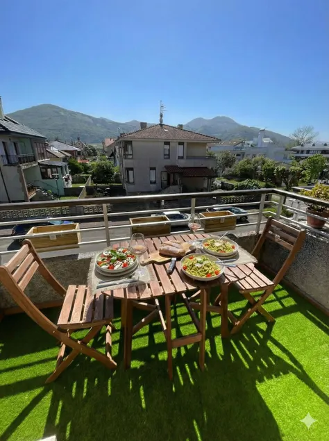 Berria's Paradise facing the Sea - Image 1