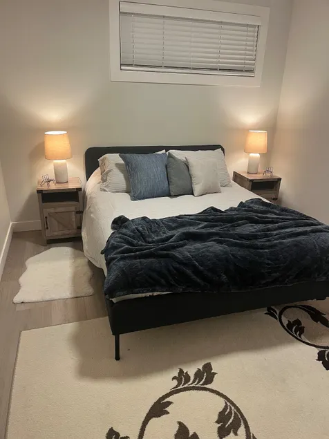 Bright 2-Bedroom Family & Pet-Friendly Suite+Yard - Image 1