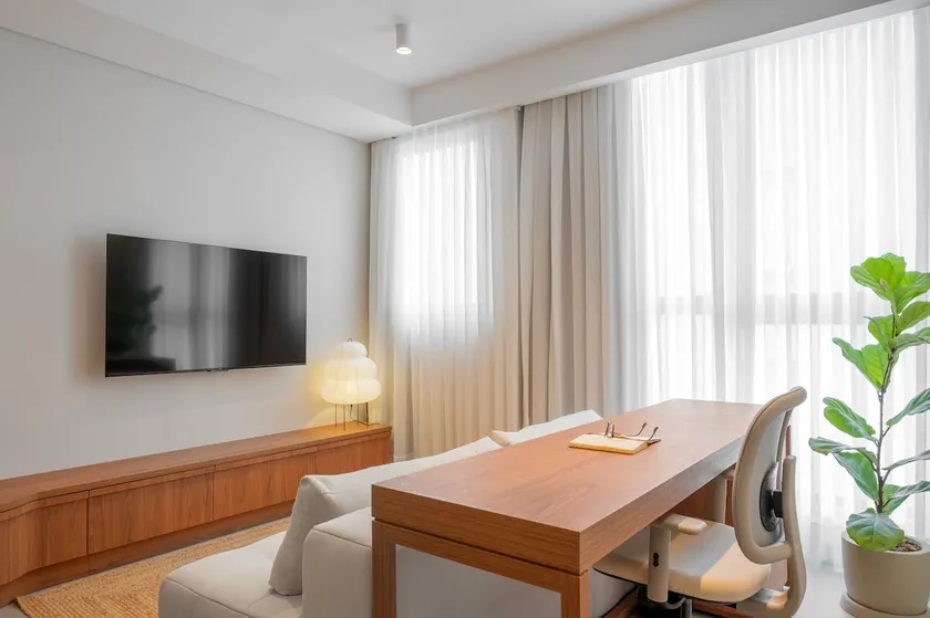 Elegant Studio in the Heart of the City - Image 1