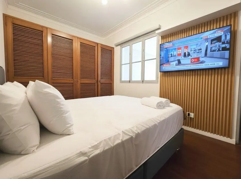 E° |Vip Room|Private Bathroom| Queen Bed|1B QL - Image 1