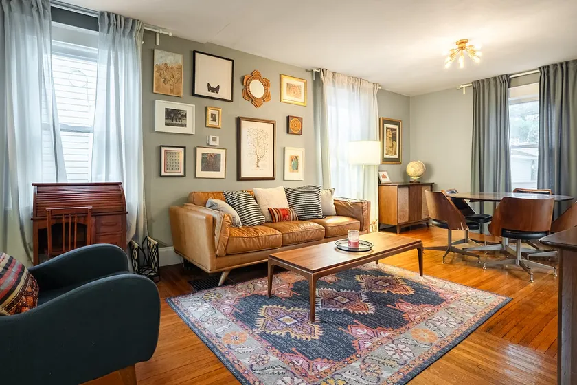 Peaceful, Elegant Midcentury Retreat, Close to All - Image 1