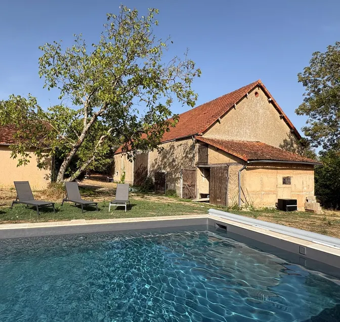 Country house in Lys - Image 1