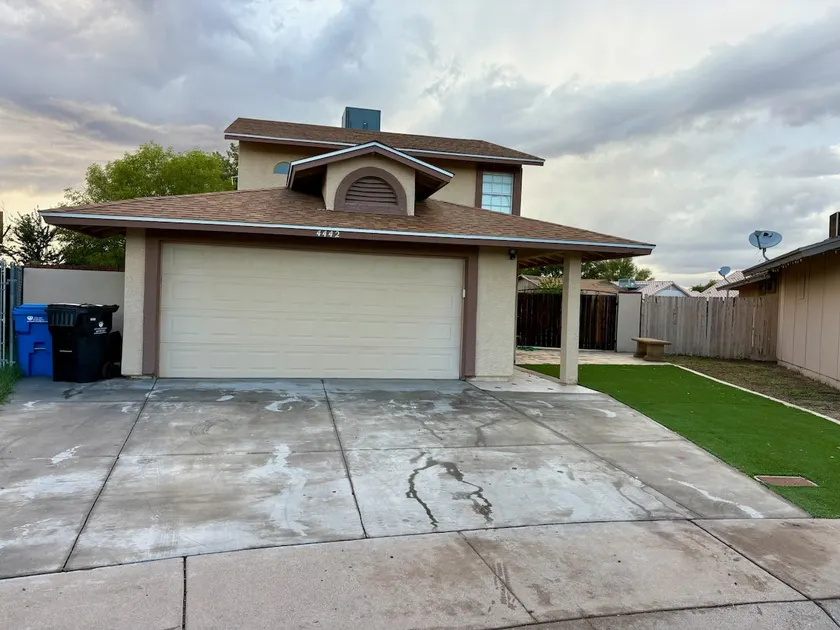 Modern Family Home Near Westgate & SF Stadium - Image 1