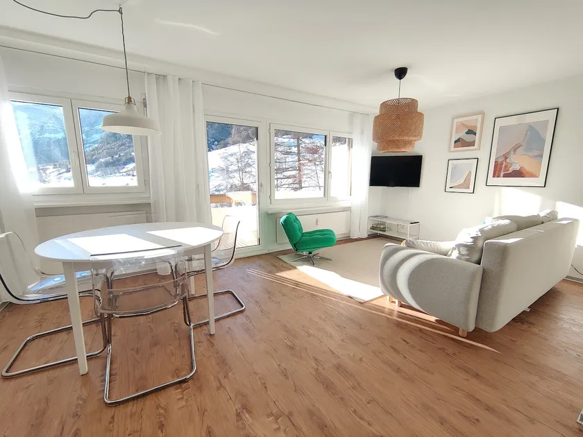 Big studio, just renovated, great views, with free parking - Image 1