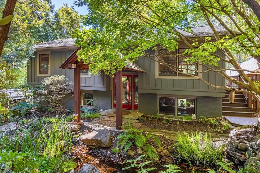North Chickamauga Creekside Retreat · 3BR Escape! - Image 1
