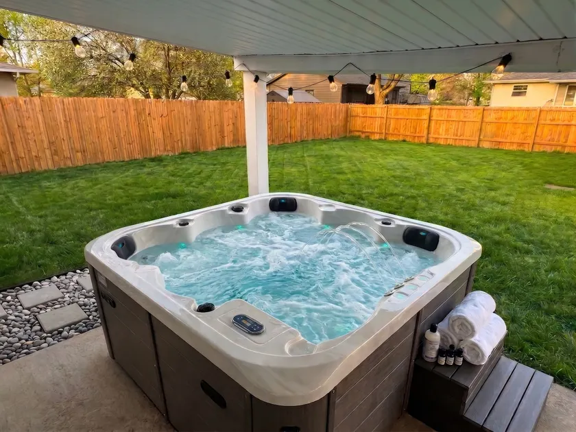 Cozy Ranch King Bed & Pet Friendly - Fenced Yard - Image 1