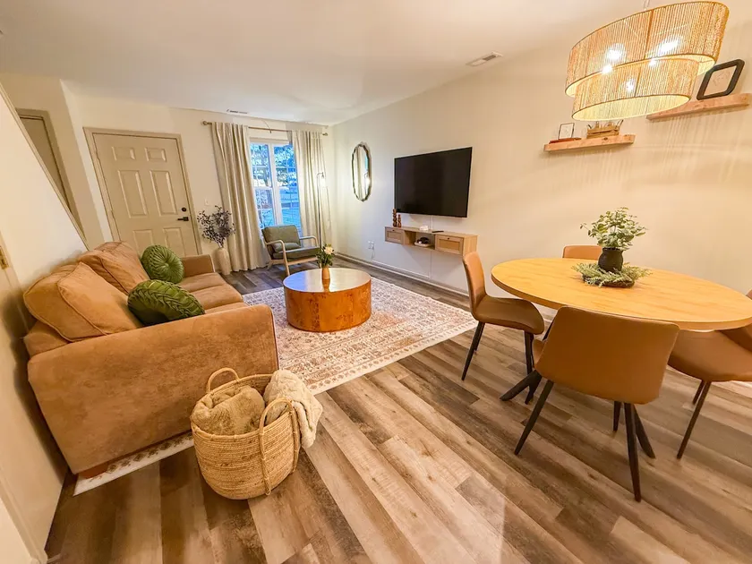Cozy Willow Inn - Image 1