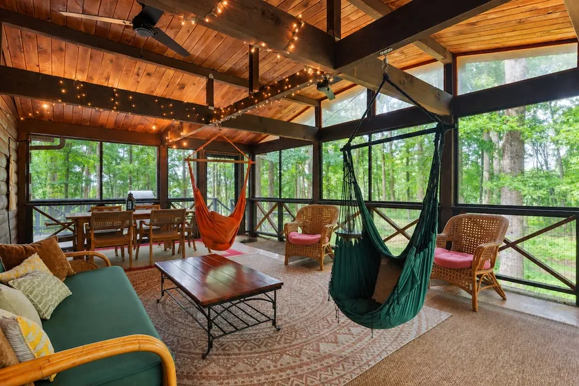 Charming Madison Cabin. Hot Tub, Fire pit & WiFi - Image 1
