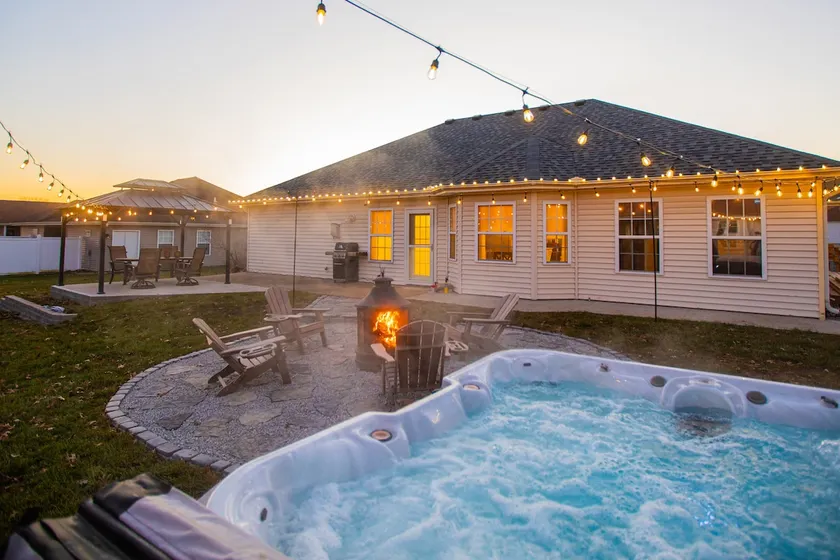 2 min to State Fair, Oasis with Hot Tub, TV, etc. - Image 1