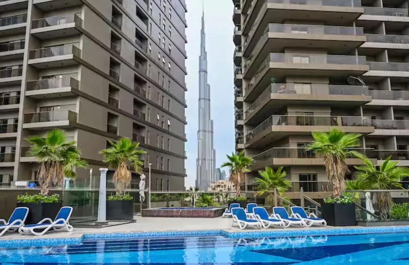 Iconic Luxury | Burj Khalifa | Junior Suite - Image 1