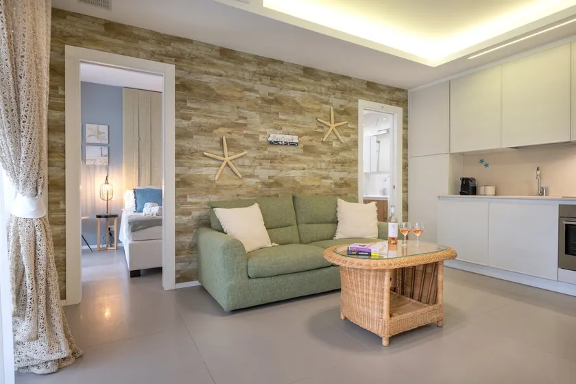 Relax Apt with Jacuzzi - 3 min walk from Beach - Image 1
