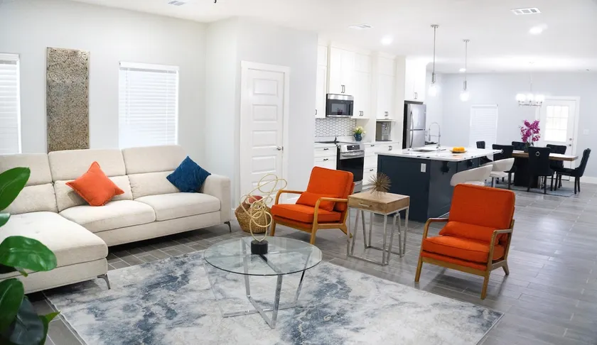 Newly Built! Contemporary Home - Image 1
