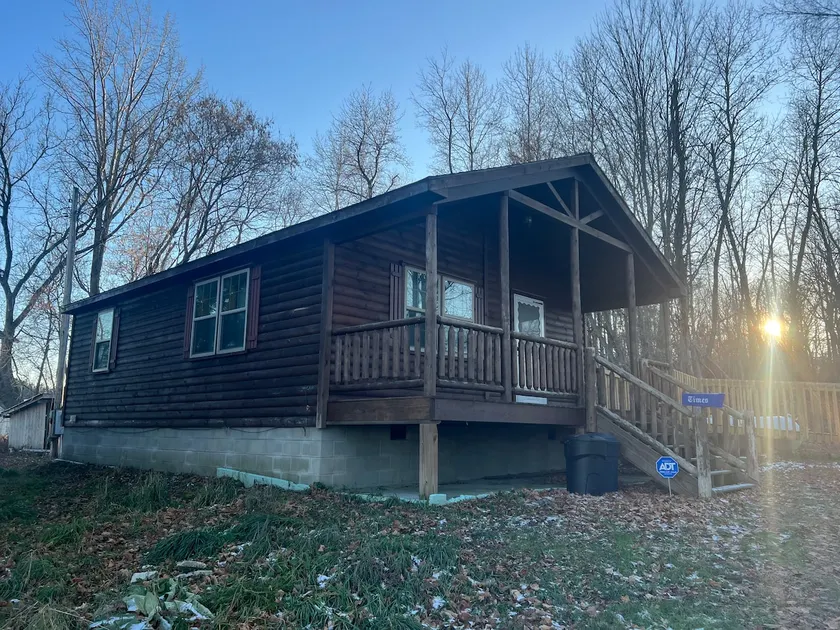 Carthage Cabin Getaway - Image 1