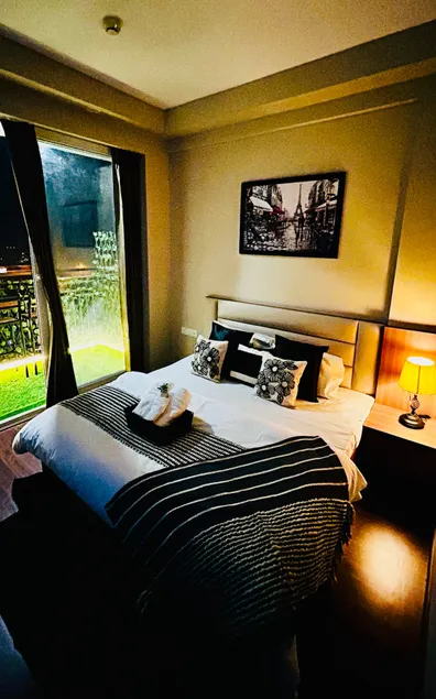 Black Canvas near Expo Center / Pari Chowk Gr Noida - Image 1