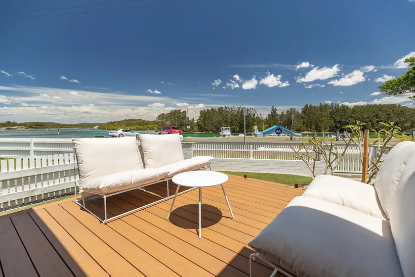 Villa Frankie Lakefront Bliss - Image 1