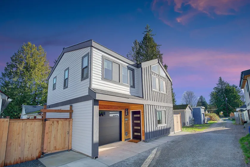 The J-Pod — New & Modern Home - Image 1