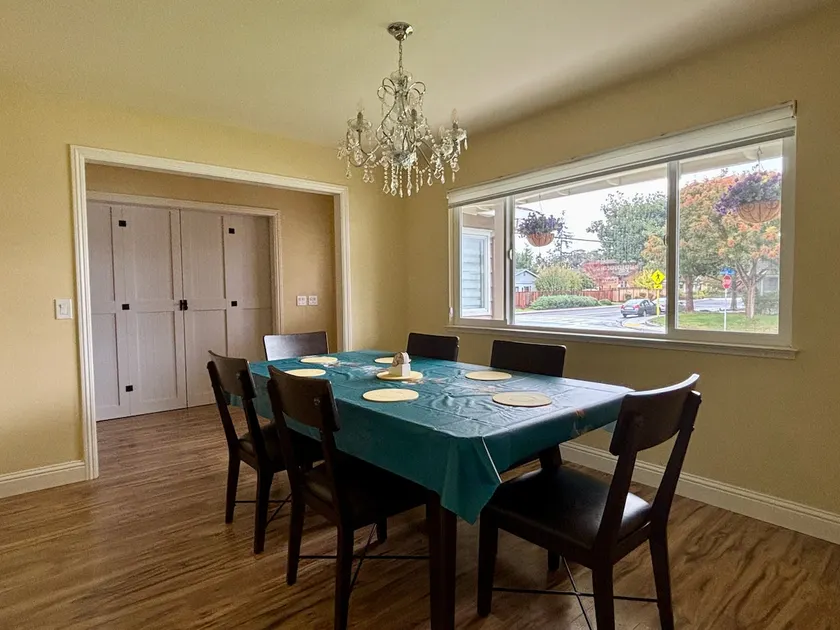 Cozy 4BR Home in Mountain View - Image 1