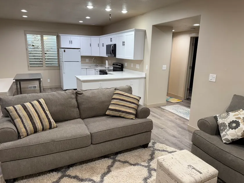 CLEAN! Suburb basement apt. Private entry near I15 - Image 1