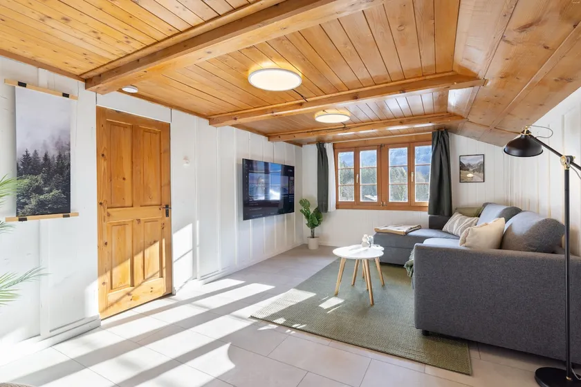 Spacious Apt near Brienz with Hot Tub & Parking - Image 1