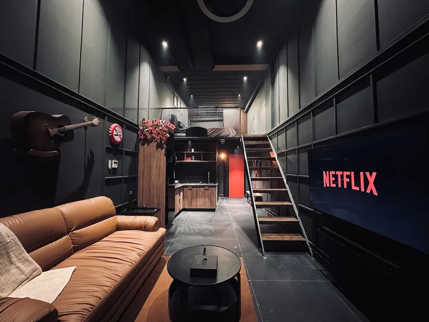 Midnight Black LOFT | The Luxe Vault - Image 1
