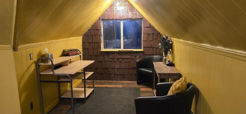 Collett Park Loft - Image 1