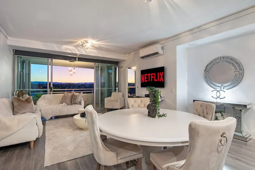 Unique Designer Stay at The Grand by the Beach - Image 1