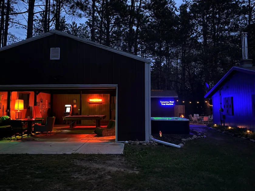 Private Retro River Cabin. Unplug & Make Memories. - Image 1