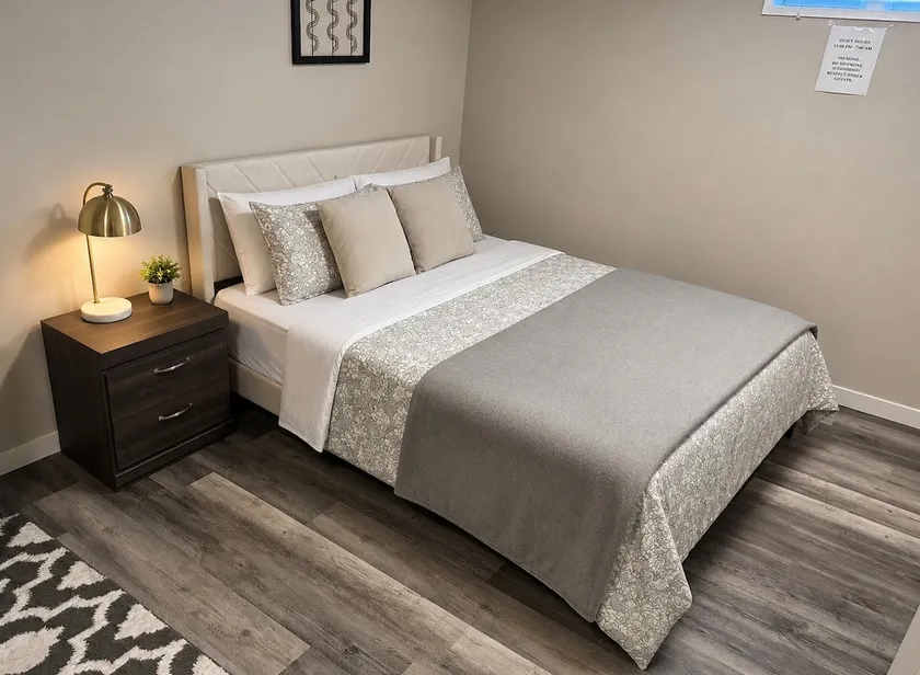 2bedPrivateBasementUnit|FreeParking|Hwy|Airport - Image 1