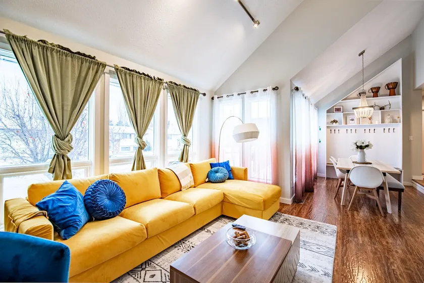 Stylish & Cozy| AC| King Bed| Arcade| Yard & BBQ - Image 1