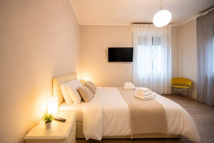 [Spacious 3-Bedroom Apartment] • Private Parking - Image 1