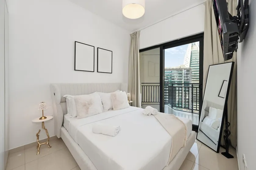 Dubai 1BR High Floor - Stunning View 1min Downtown and 2min to Metro - 2 Apartment available - Image 1