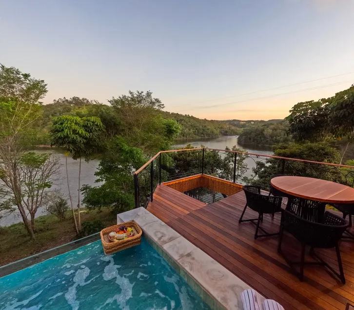 Luxury Cabin with Lakefront Spa - Image 1
