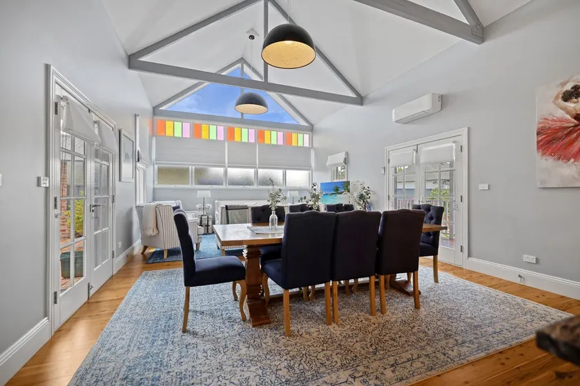 Roseberne Cottage, Luxury in the CBD! - Image 1