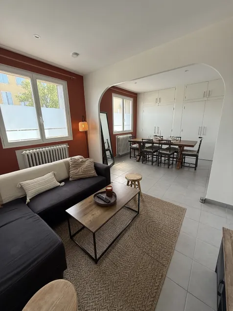 Large renovated 80 m² · in the heart of Castres - Image 1