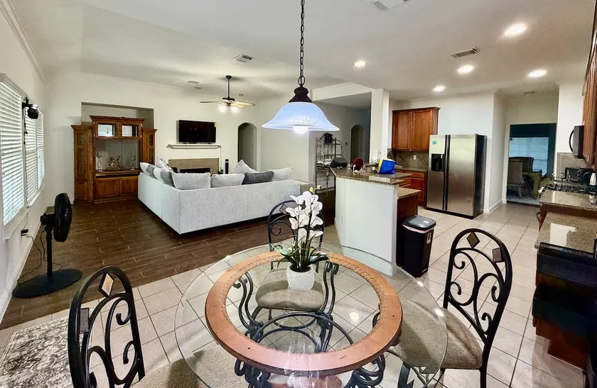 This is a 5 bedroom and 2.5 Bath spacious - Image 1