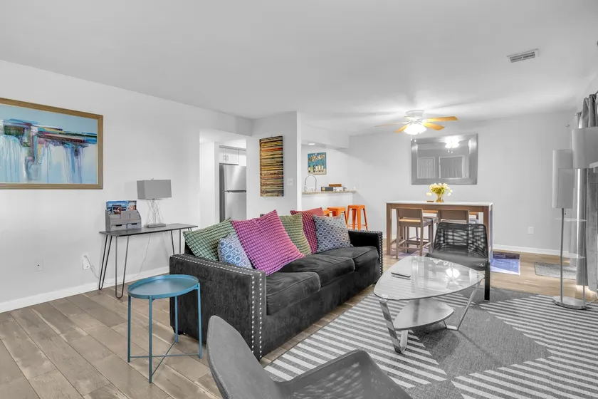 CLEAN Spacious Getaway near Beaches/Attractions+ - Image 1