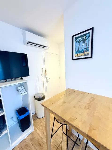 Furnished air-conditioned studio for two people in central Brest - Image 1