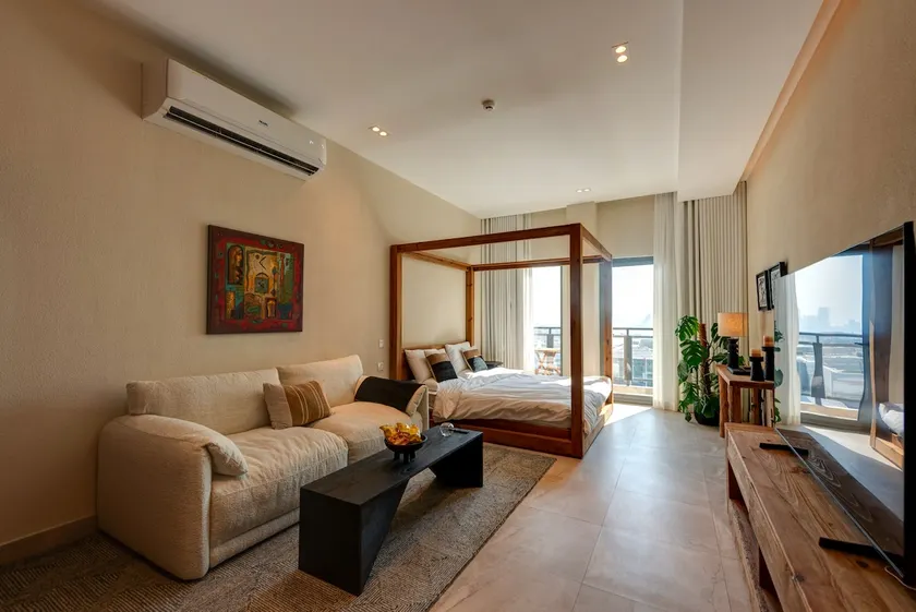 Luxury Studio | Skyline View & 15 mins to Marassi - Image 1